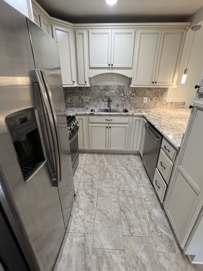 Cocina - 19156 Avenue of the Oaks