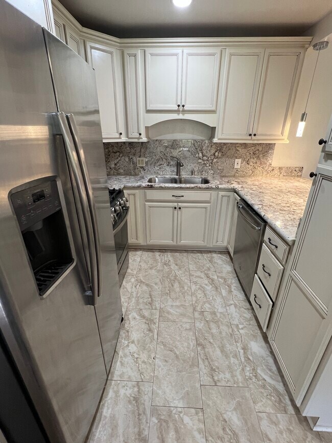 Cocina - 19156 Avenue of the Oaks