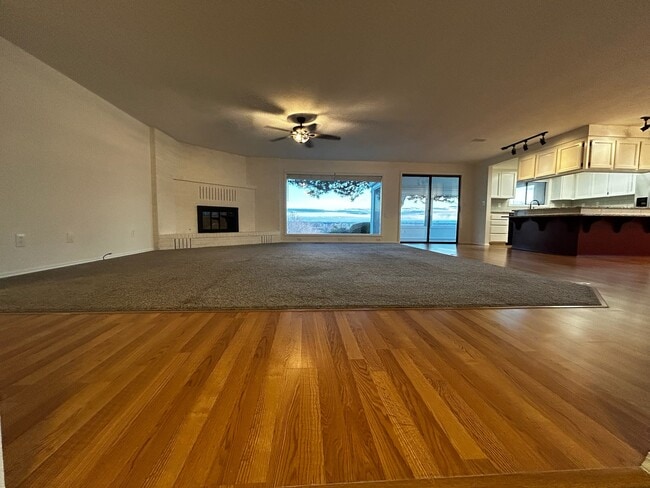 Building Photo - 454 N Pebble Beach Way