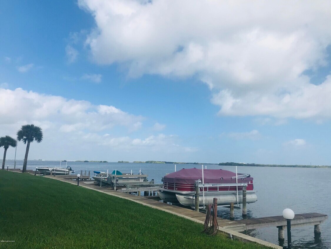 Primary Photo - 1825 Minutemen Causeway