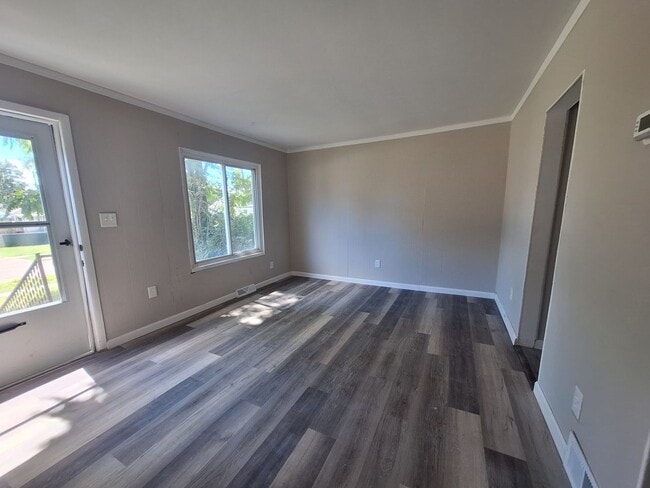 Foto del edificio - Spacious freshly updated 4 bedroom colonial