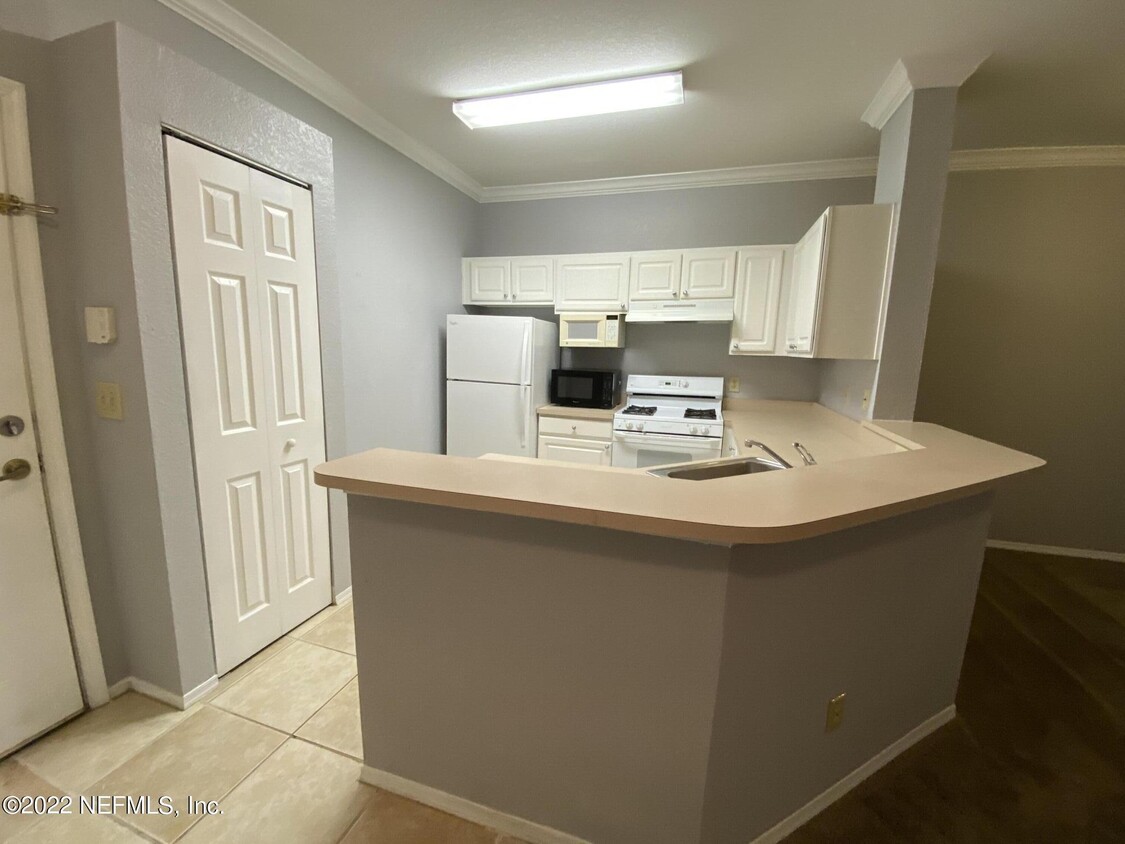 Foto principal - 13810 Sutton Park Dr N