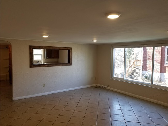 Building Photo - 316 E Ashley St