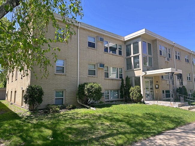 Exterior 215 Building - L & O Apartments