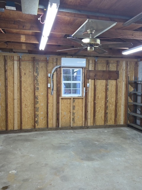 Building Photo - 8011 Kenmore Dr