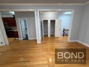 Building Photo - 87-16 91st Ave