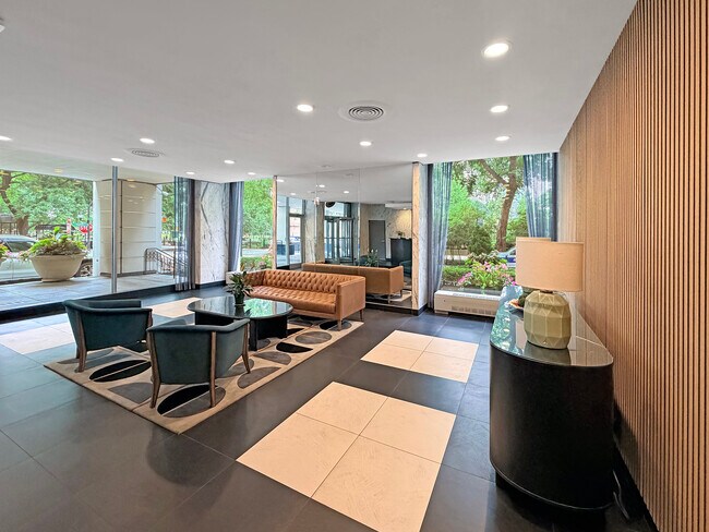 Foto del edificio - 222 E Pearson St