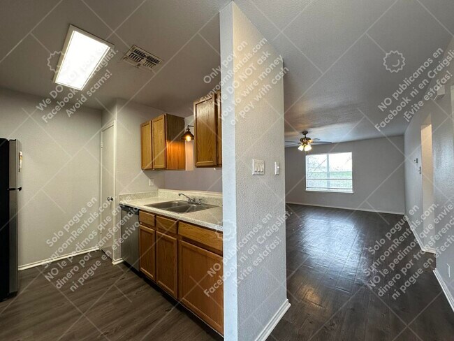 Foto del edificio - 534 Dukeway Dr