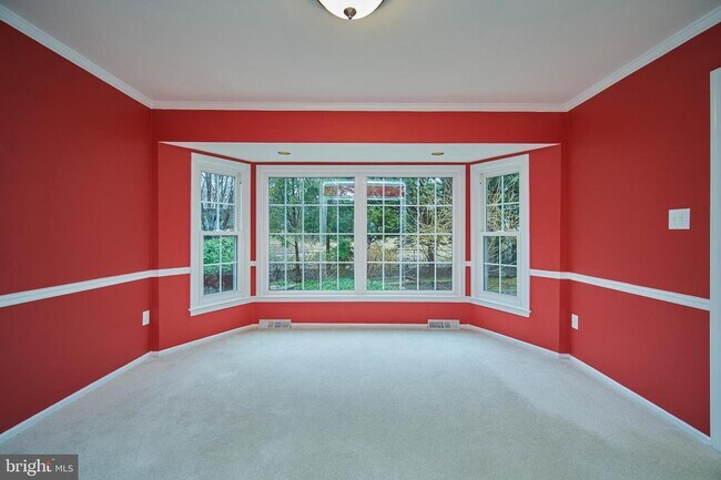 Building Photo - 2218 Abbotsford Dr
