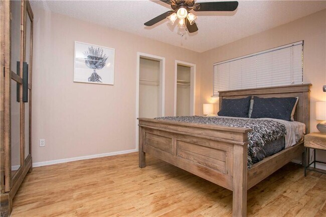 Foto del edificio - 1614 W 6th St