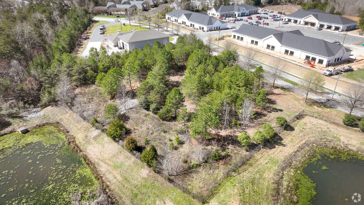 Building Photo - 743-777 Prospect Ln