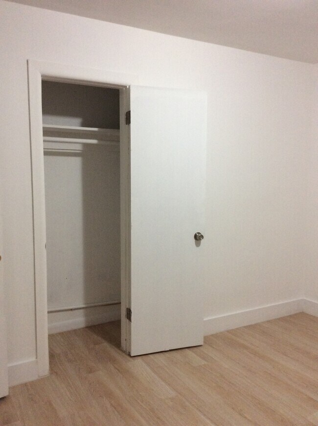 Armario del dormitorio n.º 3 - 3120 SW 12th Pl