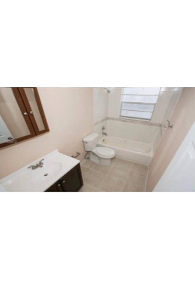 Building Photo - 3721 SW 60th Ave