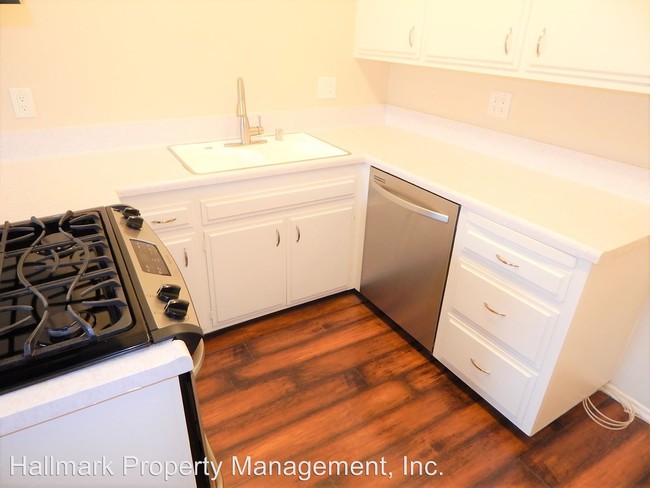 Building Photo - 7622 Amazon Dr