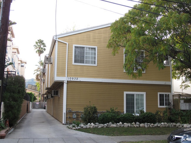 Building Photo - 10932 Bloomfield St