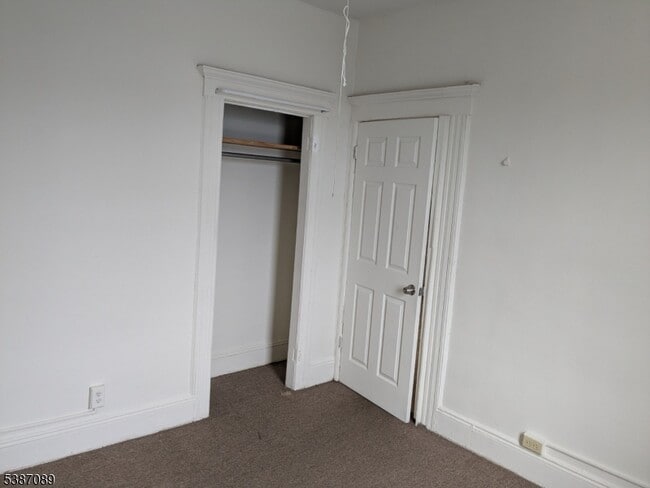 Building Photo - 139 9th St