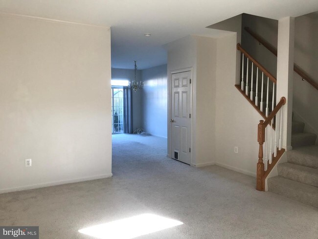 Foto del edificio - 5215 Drakes Ct