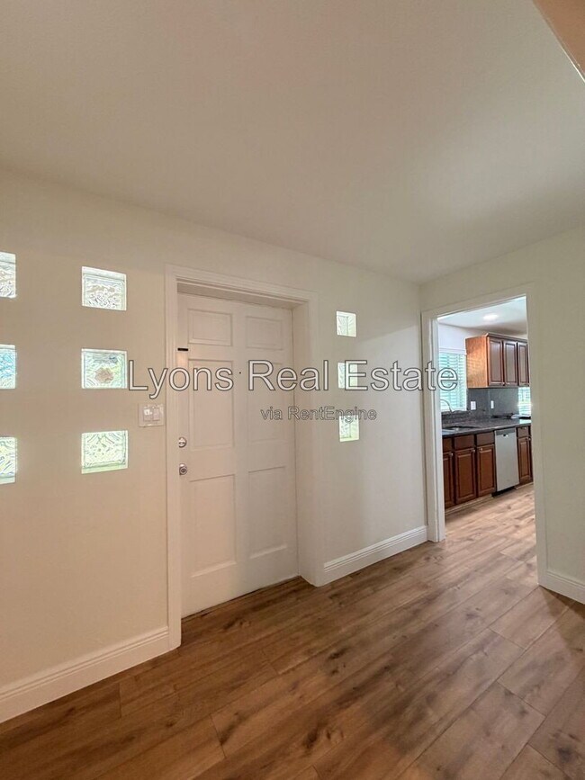 Foto del edificio - 10621 McGregor Blvd