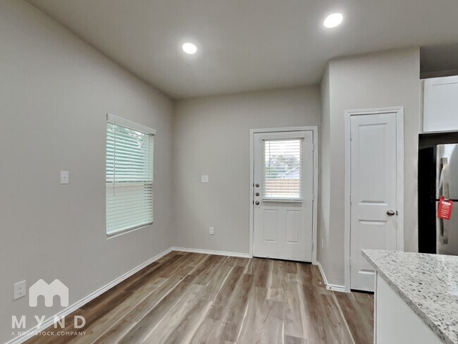 Foto del edificio - 1234 Shadwell Dr
