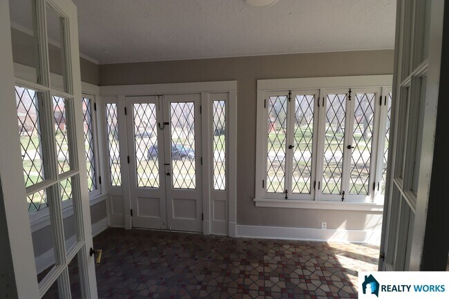 Foto del edificio - Spacious Two Bed One and a Half Bath