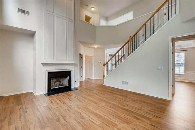 Building Photo - 520 Midhurst Pl