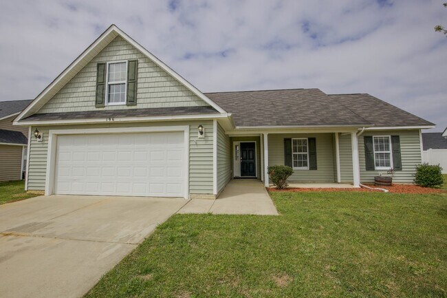 Foto del edificio - Charming 3 Bed, 2 Bath Rental Home in Raeford, NC - Don't Miss Out!