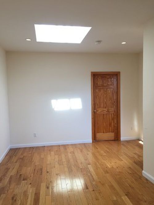 Foto del edificio - 657 10th Ave