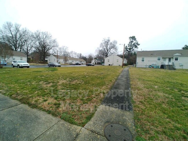 Foto del edificio - 609 E Willowbrook Dr