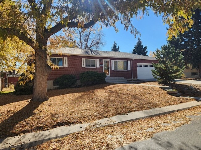 Updated 3 Bedroom (4th non-conforming), 23... - Updated 3 Bedroom (4th non-conforming), 23... House