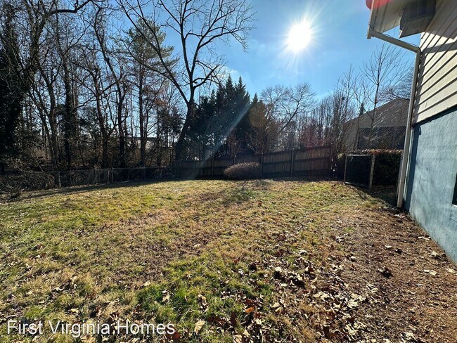 Building Photo - 1 br, 1 bath House - 2510 Commonwealth Dr ...