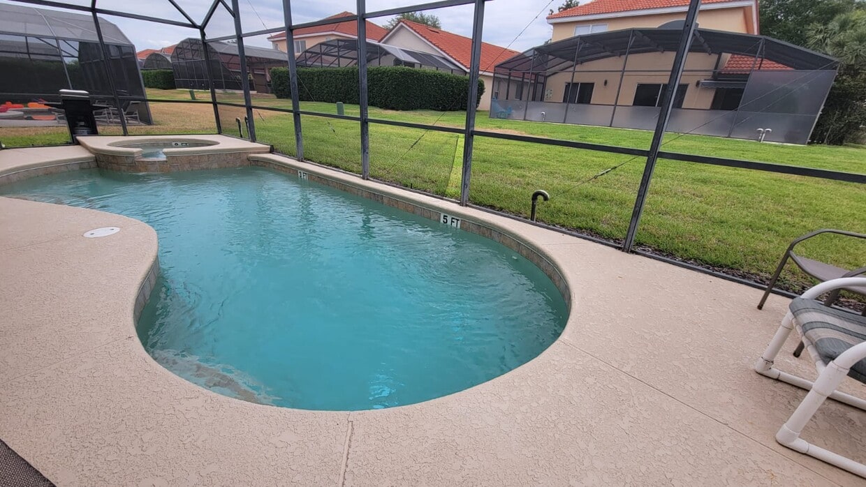 Building Photo - 355 Solana Cir