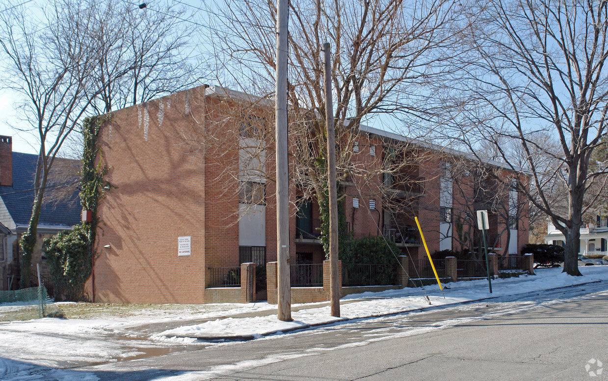 Primary Photo - Irvington Apartments