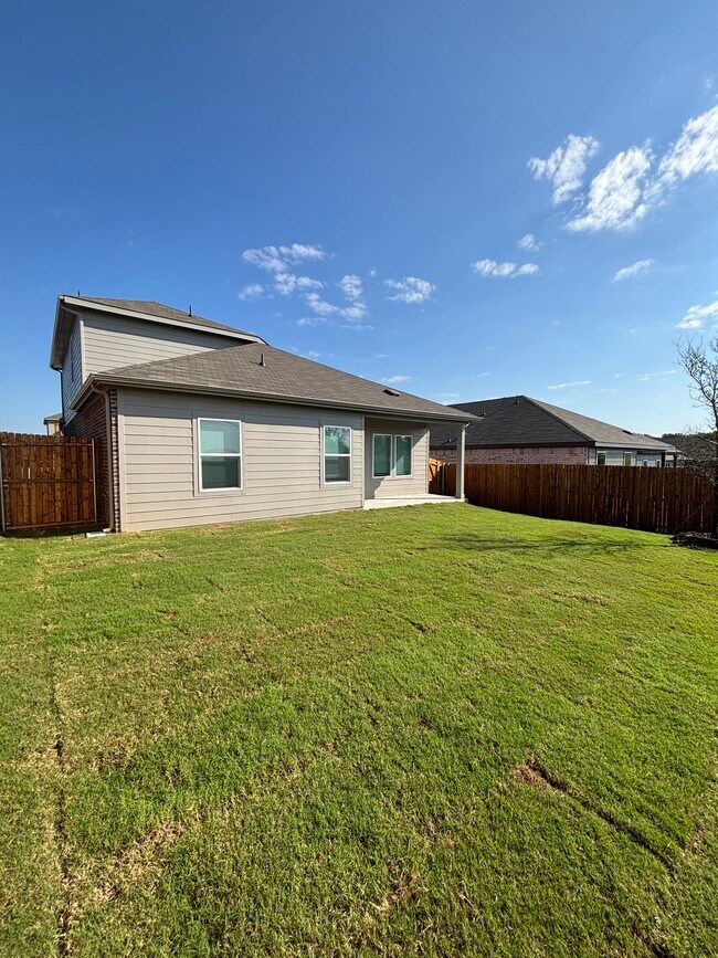 Building Photo - 3303 Sweetwater Way