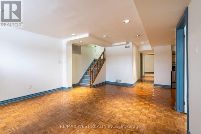 Building Photo - 28 Paragon Rd