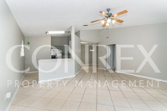 Building Photo - Wonderfully Refreshed 3 Bedroom