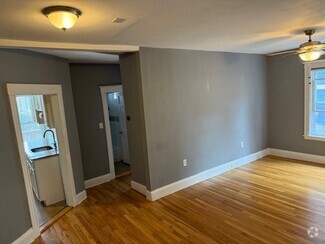 Building Photo - 89 Lyndhurst St