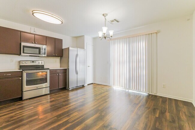 Foto del edificio - 8505 E Meseto Ave