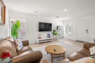 Building Photo - 3032 Ashbrook Ln
