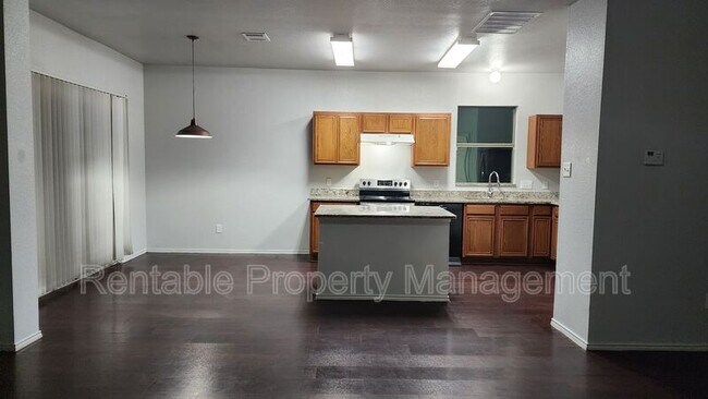 Foto del edificio - 768 River Garden Dr