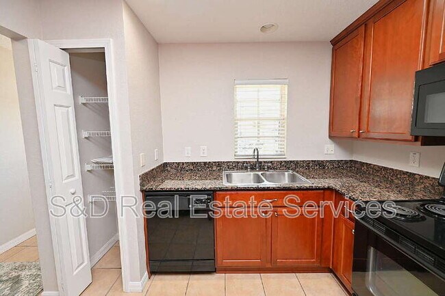 Building Photo - 5360 River Rock Rd