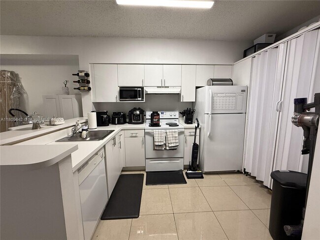Foto del edificio - 5091 NW 7th St