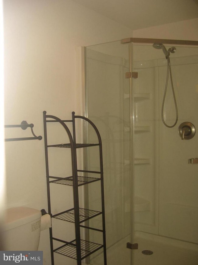 Building Photo - 404 Starkey's Landing