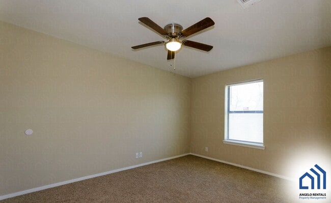 Building Photo - CUTE 2 Bedroom 1 Bath in Grape Creek!