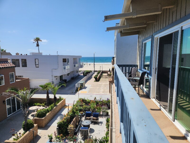 Primary Photo - 718 Coronado Ct