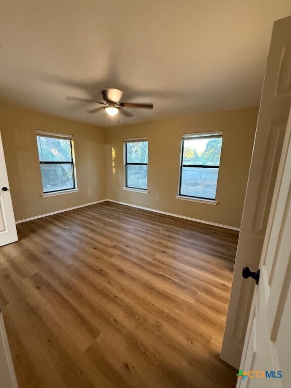 Foto del edificio - 2100 Farm To Market Rd 2722