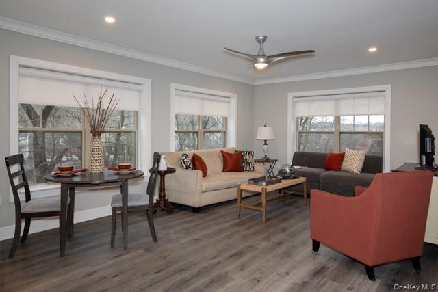 Foto del edificio - 100 Glen St