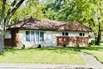 Building Photo - 420 Indianwood Blvd