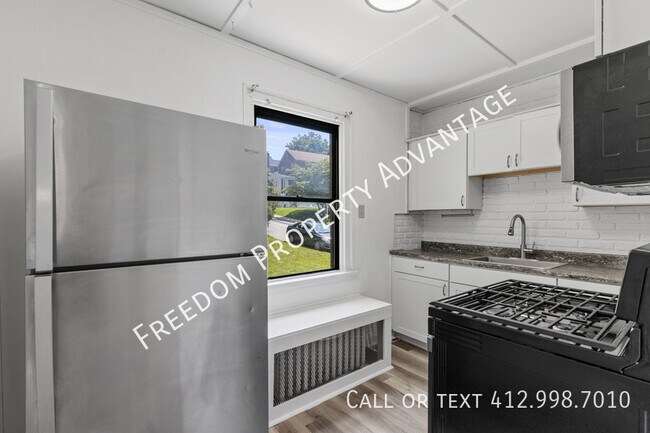 Building Photo - 122 Munsey Ave