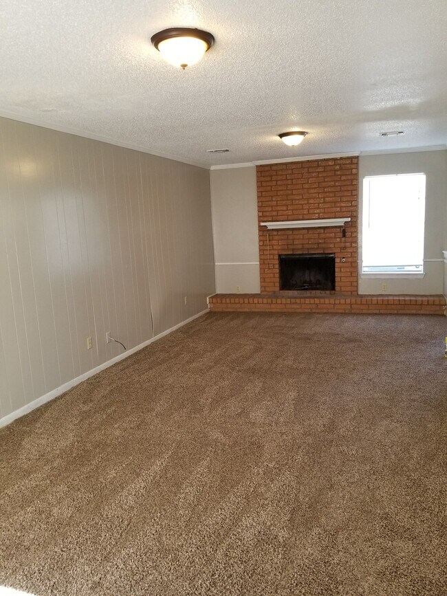 Building Photo - 4356 S Austin St