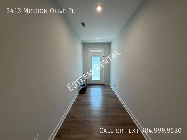 Building Photo - 3413 Mission Olive Pl